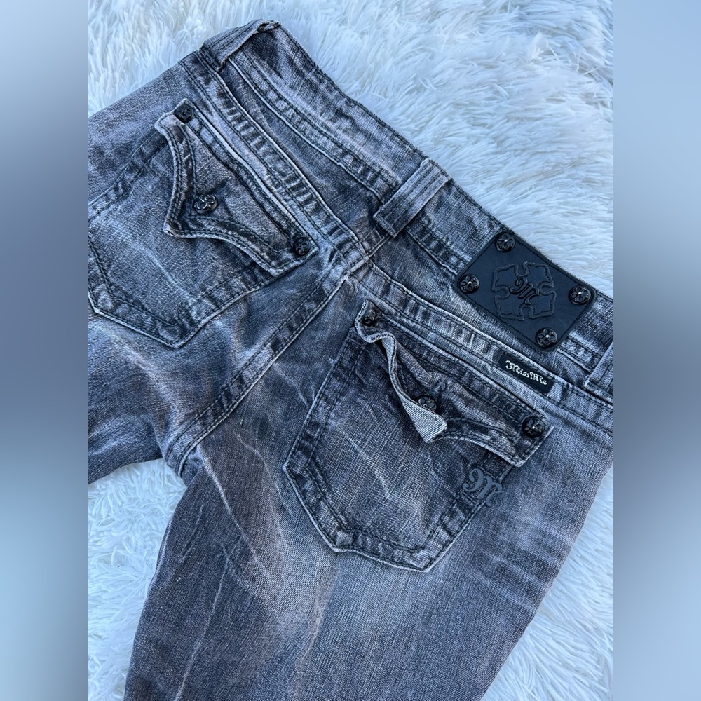 Miss Me Capri Jeans - Picture 5 of 5